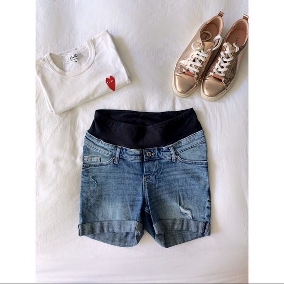 🤰EUC Maternity Jean Shorts, H&M Distressed Denim Mama Short, Size 6 - Picture 1 of 6